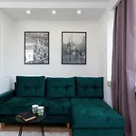 Metro Marymont Apartment By Noclegi Renters